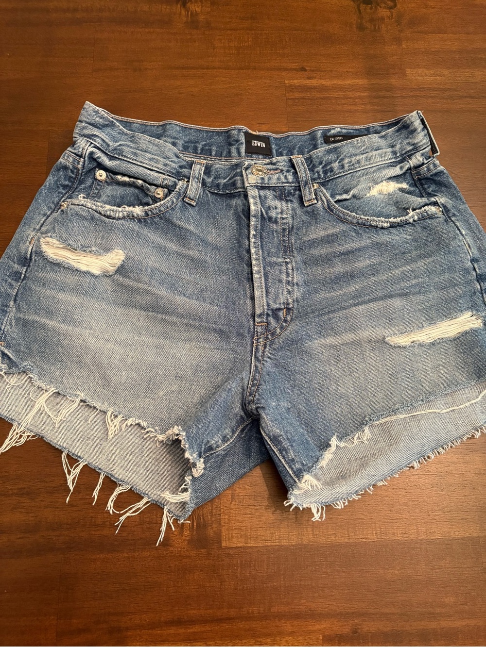 EUC Edwin Cai 4” Designer Denim cutoff Style Shorts Distressed Medium Wash Sz 28